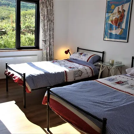 An Nead Beag Only 2 Miles From *