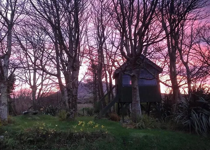 An Nead Beag Only 2 Miles From Nyaraló