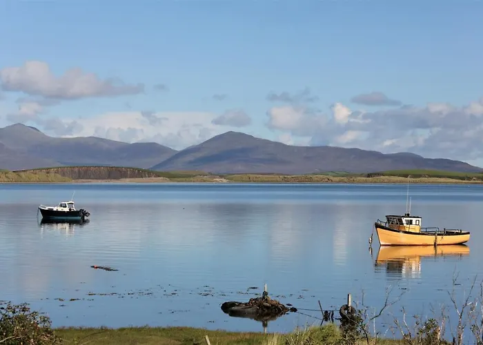 An Nead Beag Only 2 Miles From